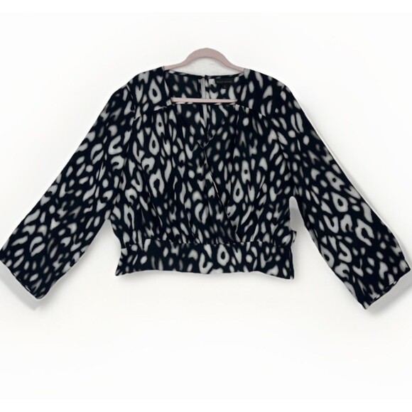 Bold Elements Wrap style Blouse Womens SZ XL Long sleeve Black White Boho Chic - Picture 4 of 16